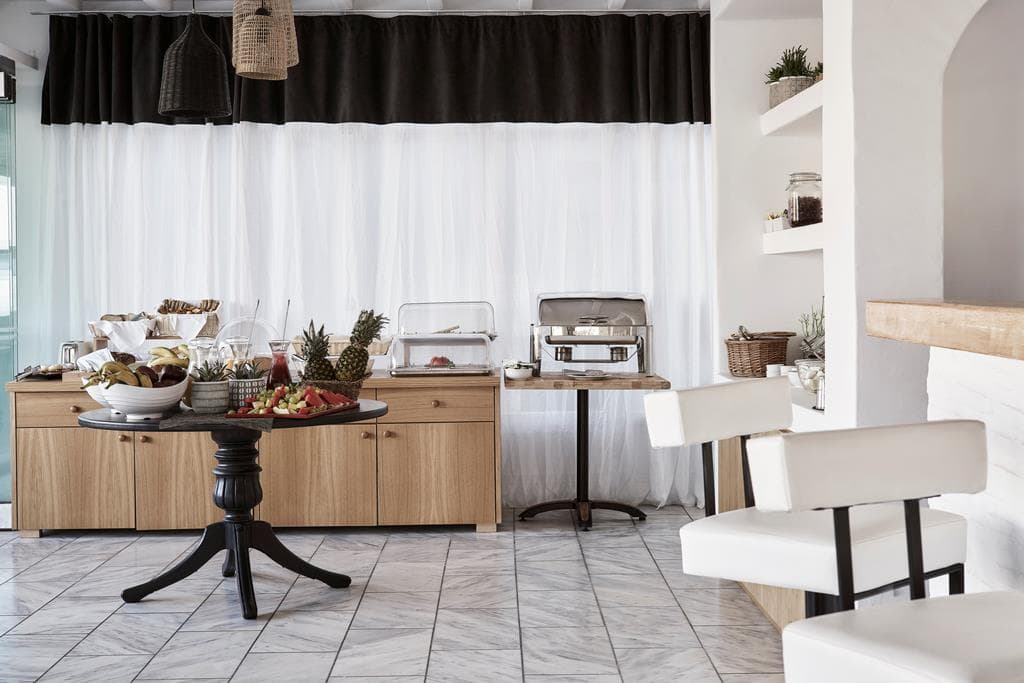 Mr & Mrs White Mykonos 4