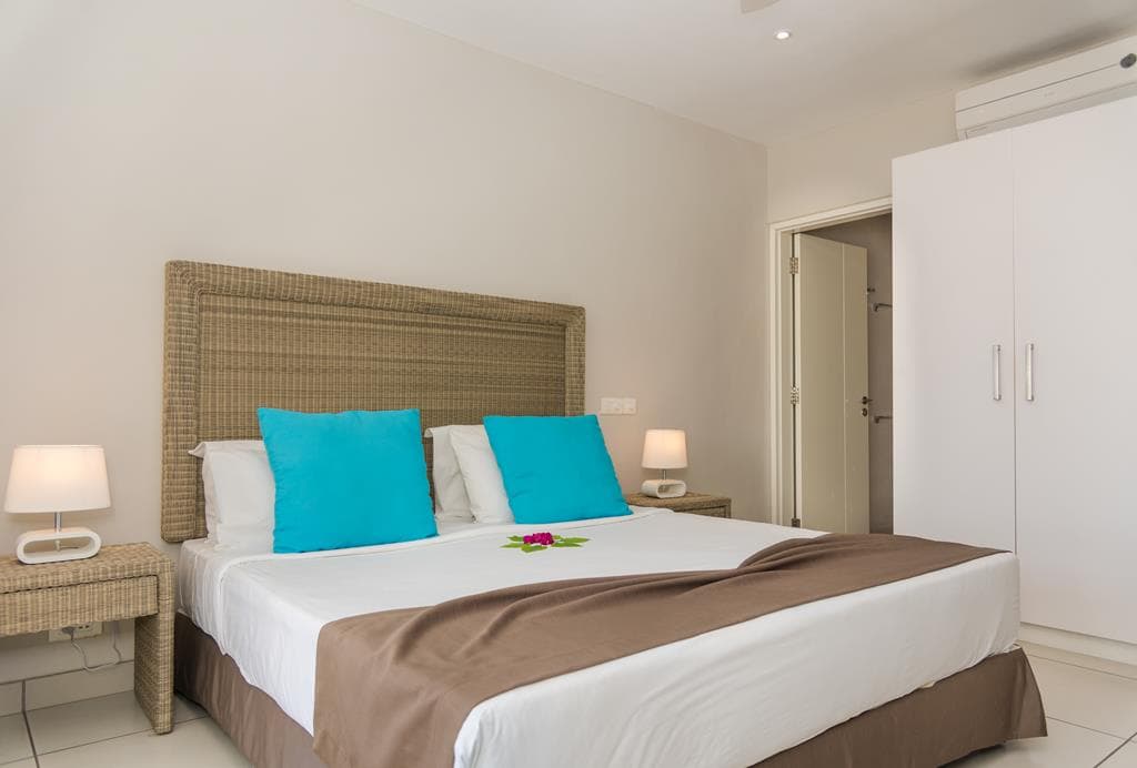 Mon Choisy Beach R 1