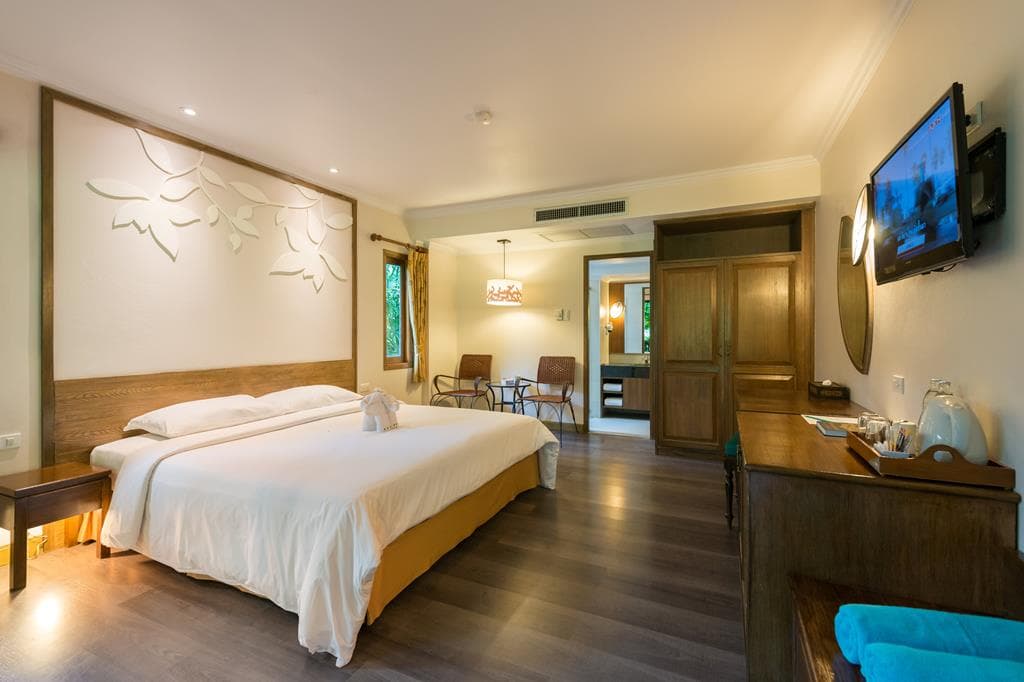 The Leaf on the Sands by Katathani 1