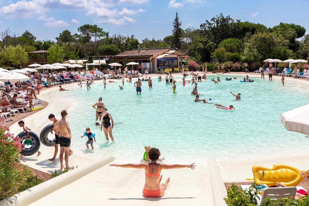 hu Montescudaio Village