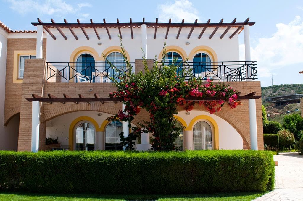 Luz Bay Club Beach & Sun