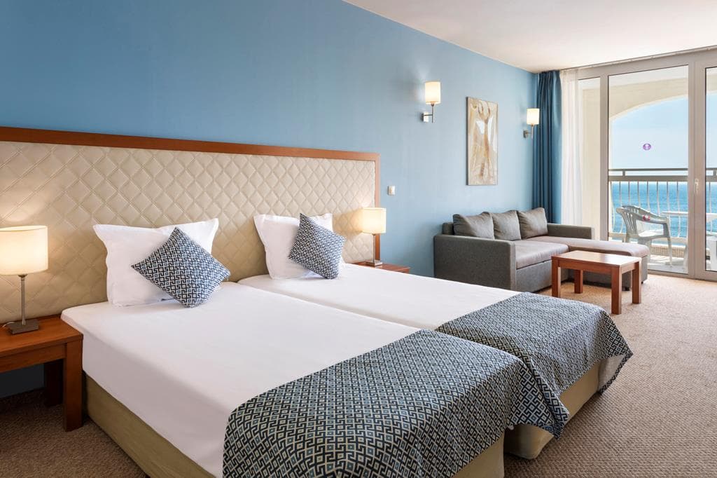 Sol Luna Bay Resort 1