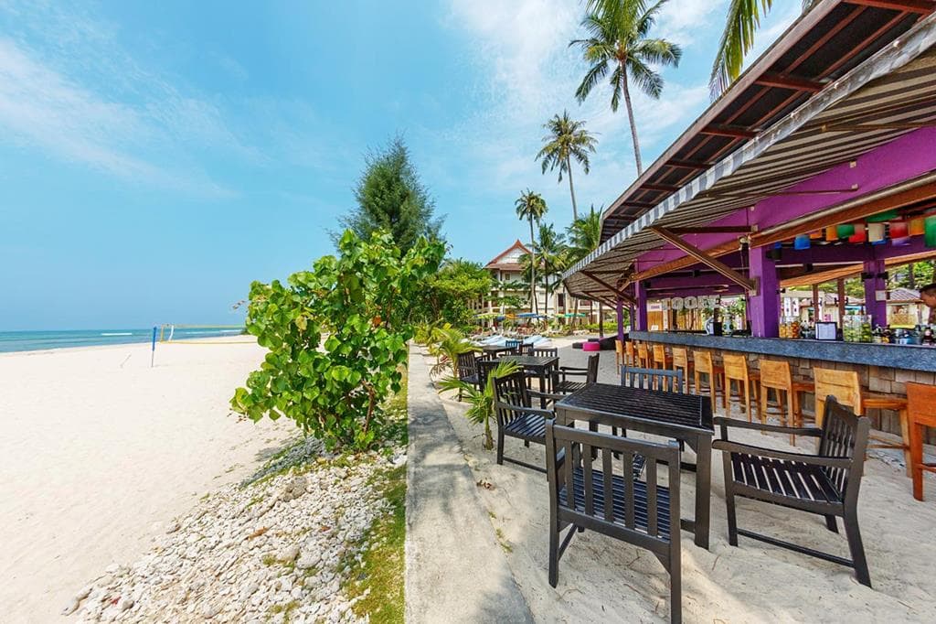 Apsara Beachfront Resort & Villa 1