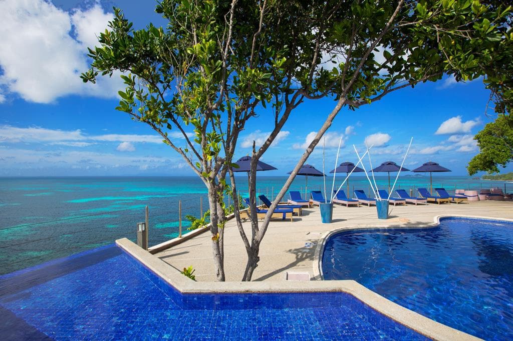 Coco de Mer & Black Parrot Suites 1