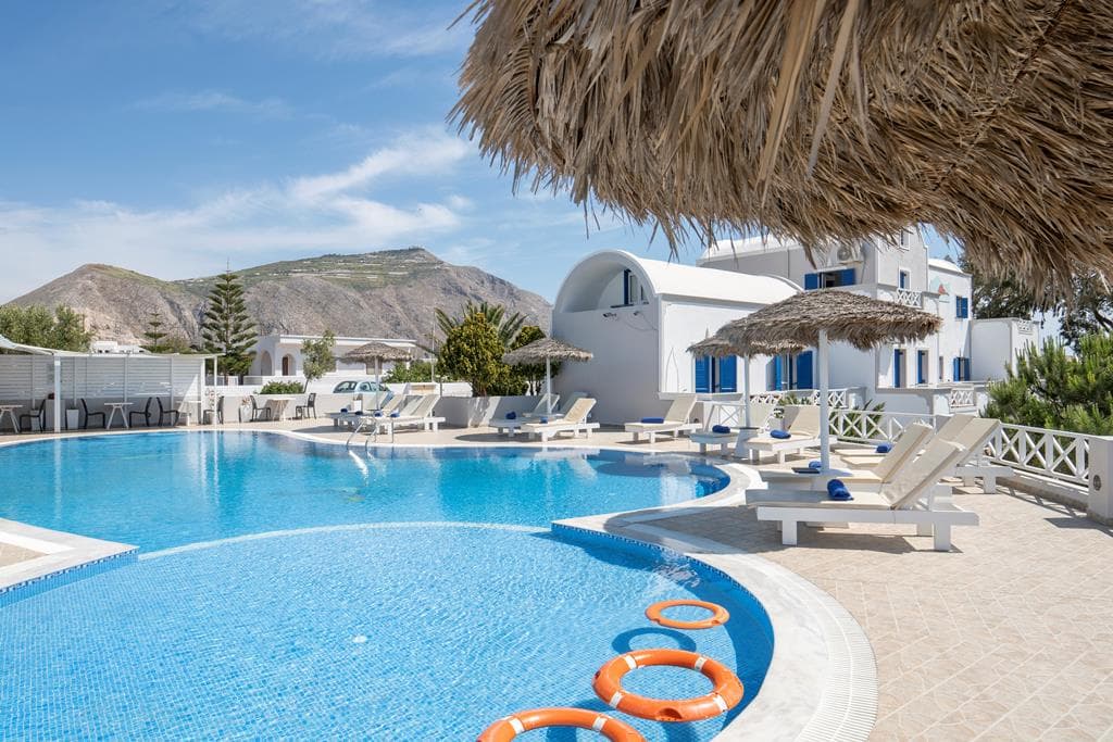 Topdeal Santorini: 8 Dagen Bella in Perivolos voor Slechts €654