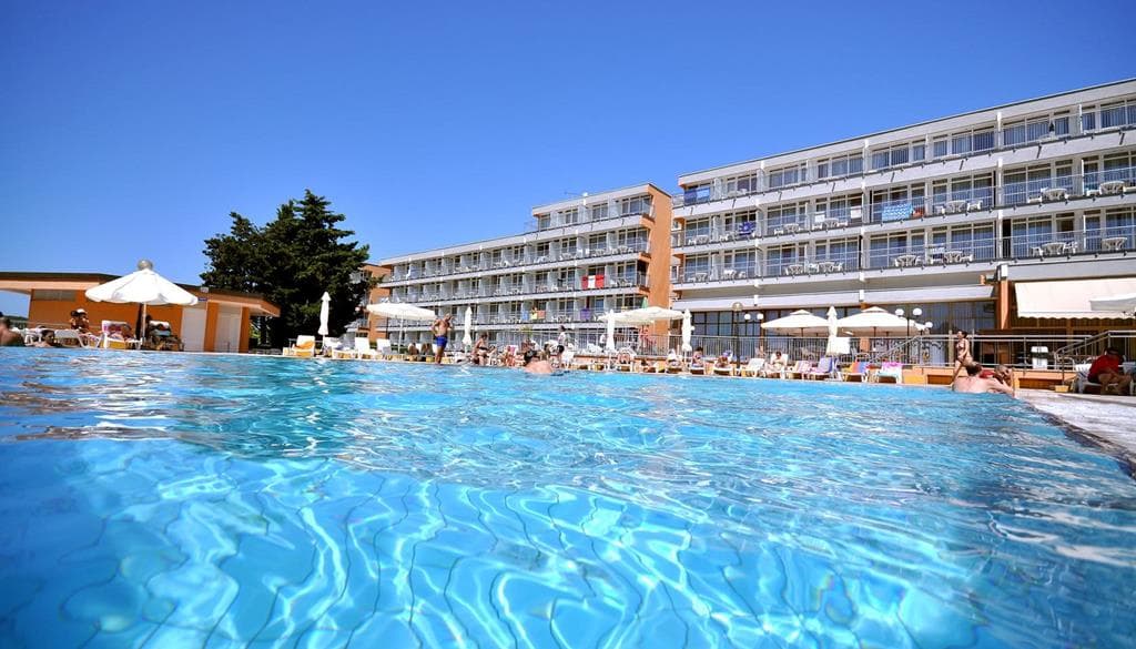 Arena hotel Holiday