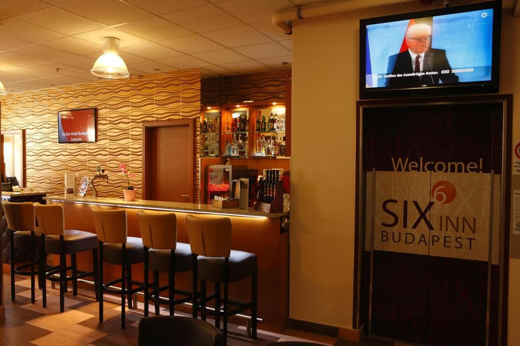Six Inn