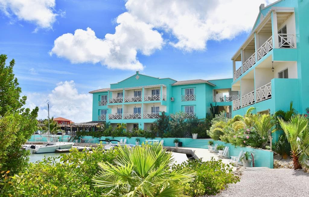 Ocean Breeze Boutique Hotel & Marina