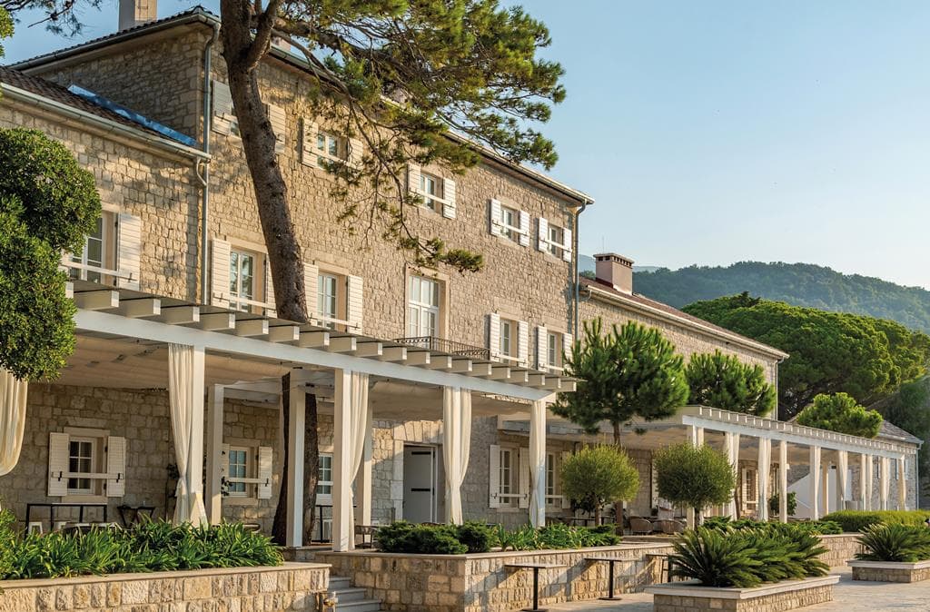 Lazure Hotel & Marina