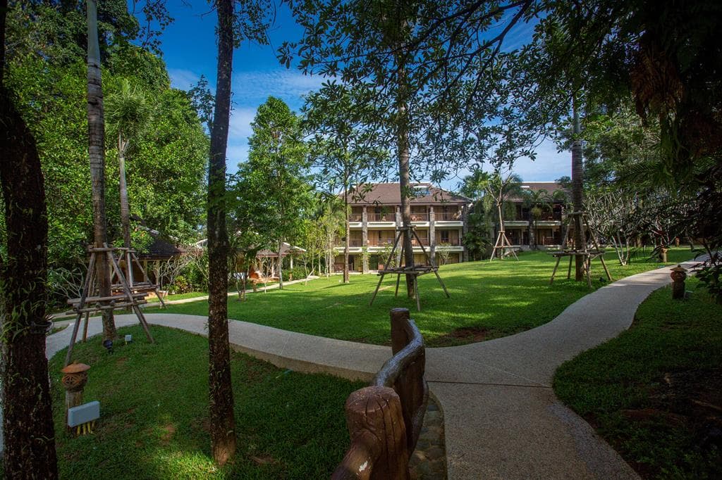 The Leaf on the Sands by Katathani 4