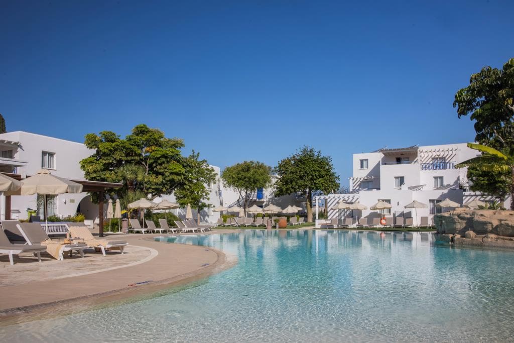 Topdeal: 8 dagen Paphos in TIME TO SMILE Aliathon Village voor €645