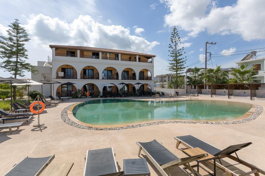 Serenity Luxury Hotel Agrilia