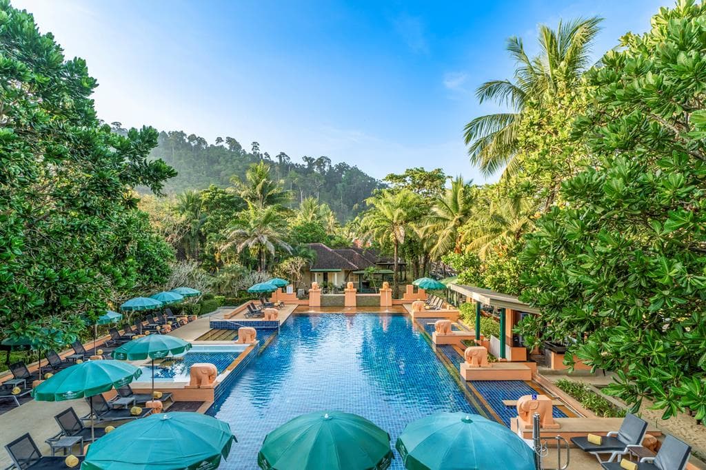 Ultiem genieten in Phang Nga: 10 dagen Baan Khaolak Resort voor €1005
