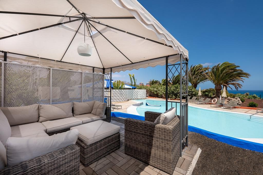 LIVVO Risco del Gato Suites