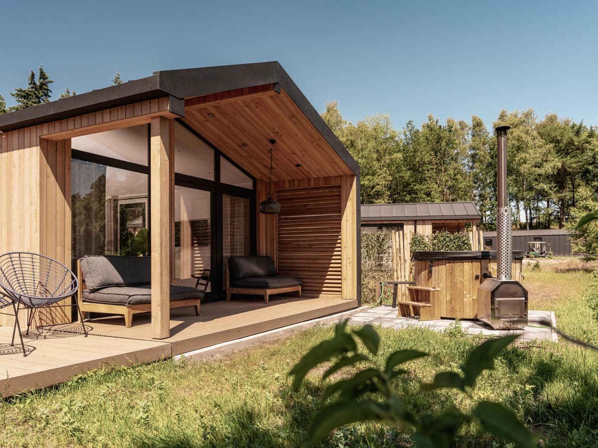 Nature Lodge + Hottub