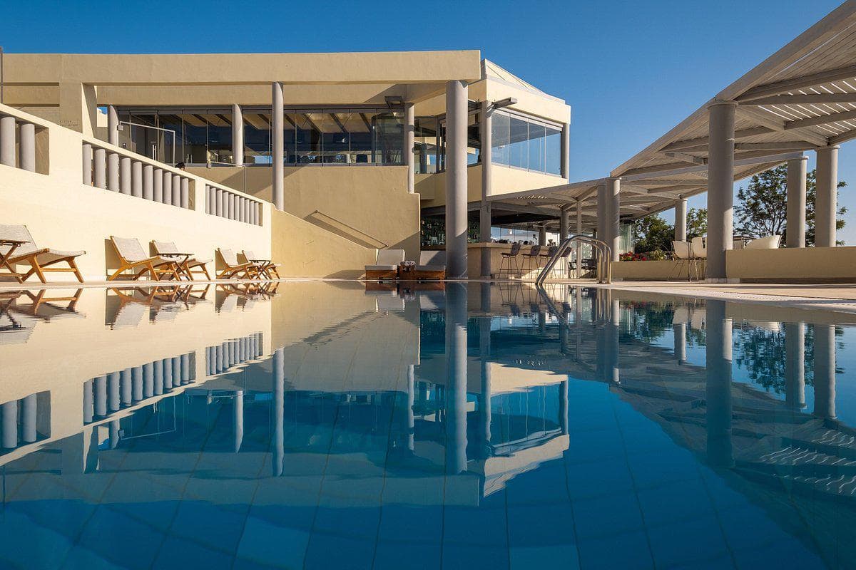 Topdeal: 8 dagen Fira in The Majestic voor slechts €815!