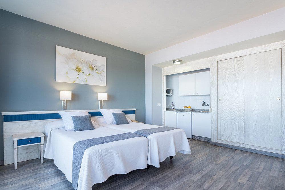 Apartamentos Colon Playa 1