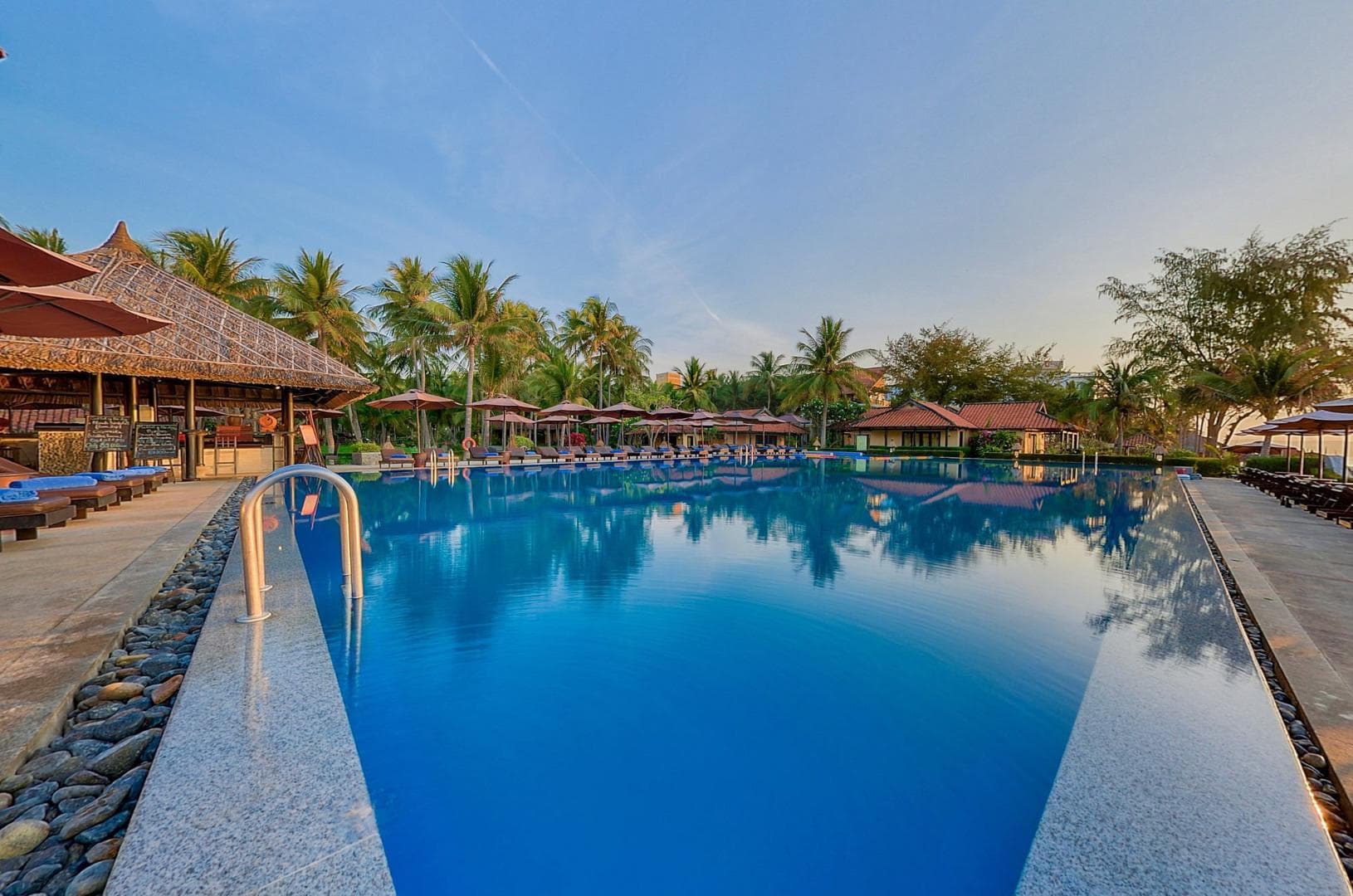 Verwennerij in Phan Thiet: Ultiem Genieten voor €1230!