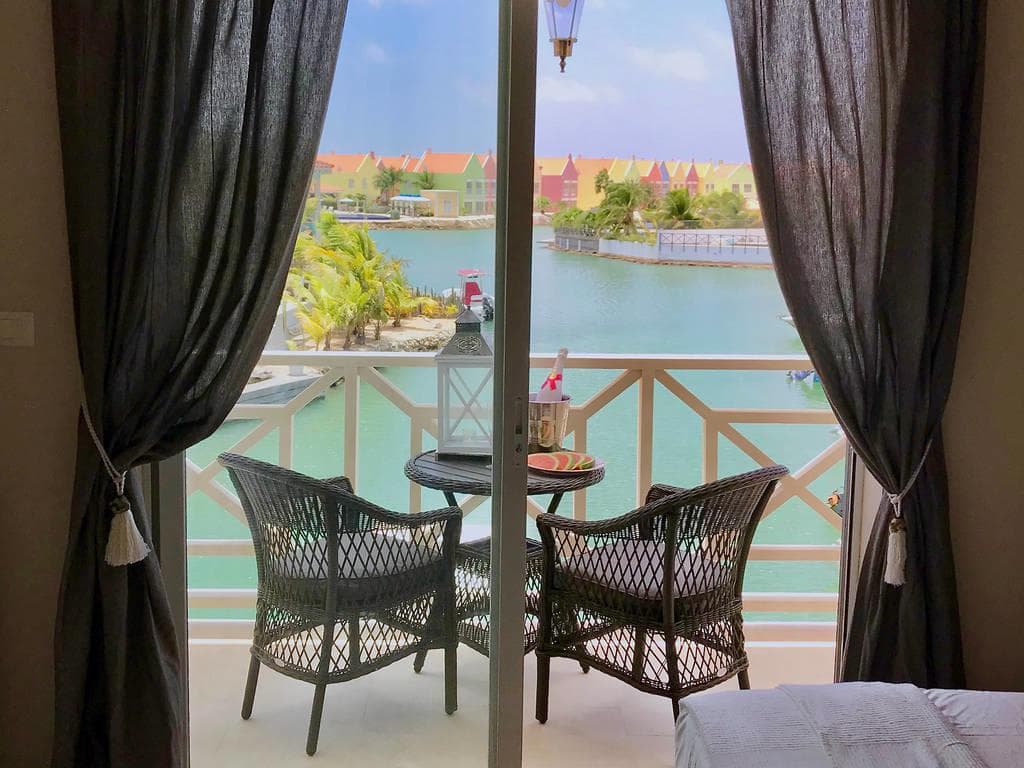 Ocean Breeze Boutique Marina 1