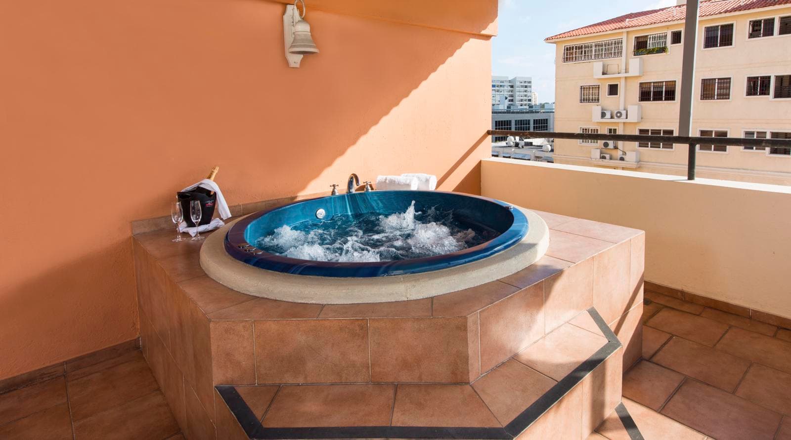 W and P Santo Domingo 1