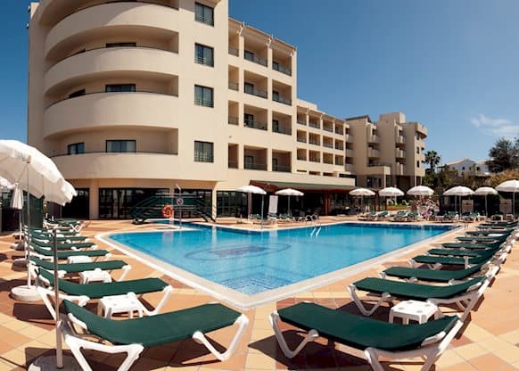 Spotgoedkoop: 8 dagen Holiday Inn Algarve Albufeira voor €340!