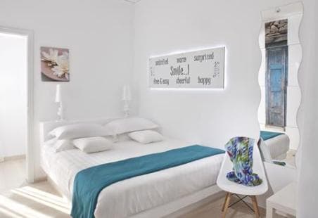 Topdeal: 8 dagen Kamari, Santorini bij Acqua Vatos voor €552