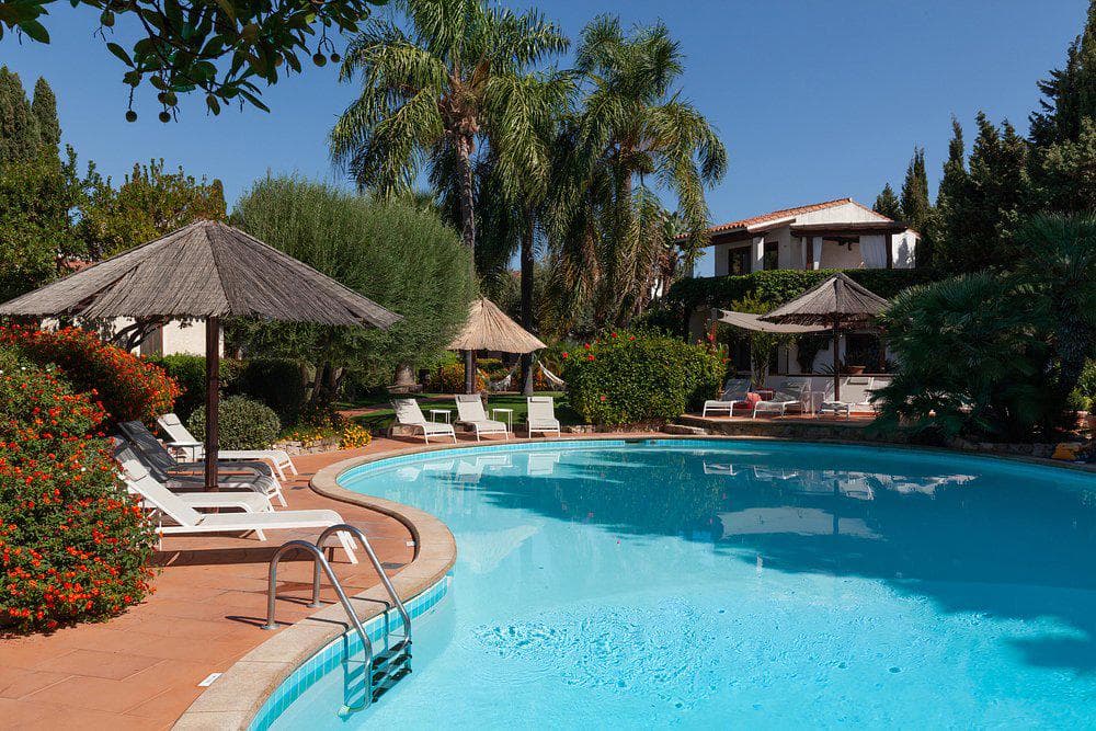 Nora Club Hotel