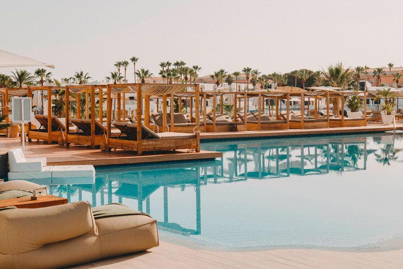 Topdeal: 8 dagen Lago Resort Casa del Lago in Cala N Bosch voor €643