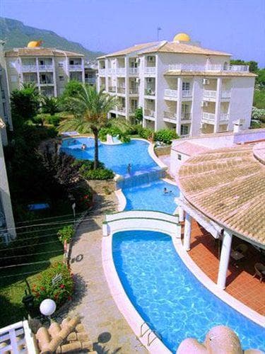 Ona Ogisaka Garden 1