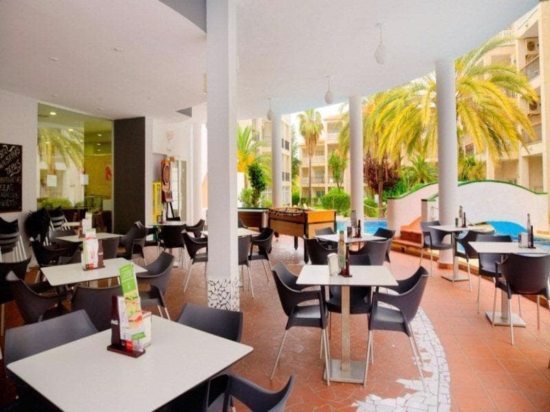 Ona Ogisaka Garden 3