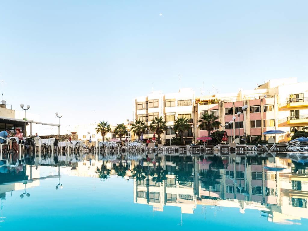 Bugibba Mega Deal: 8 Dagen Topaz voor Slechts €219!