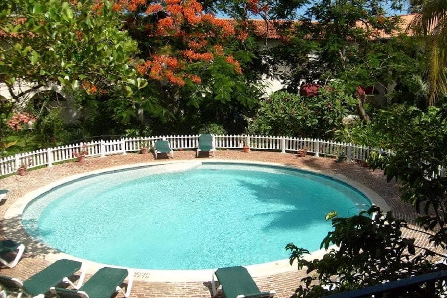 Ultiem genieten in Negril: 9 dagen Charela Inn voor €1282